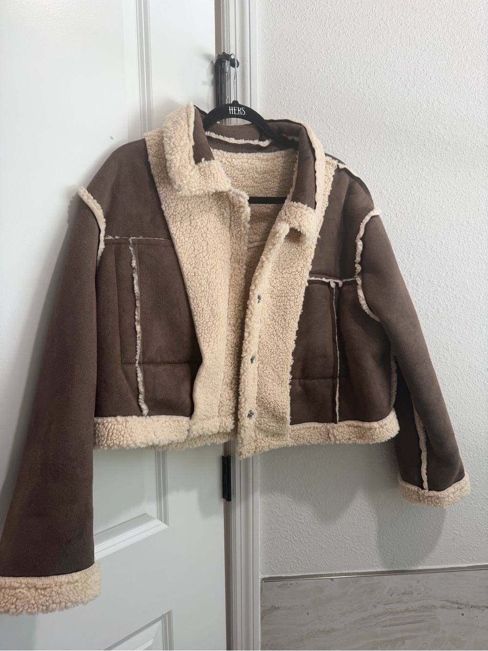 Source Unknown Brown and Cream Teddy Cropped Jacket